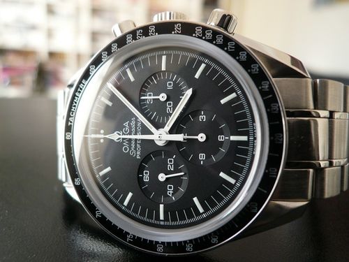 OMEGA SPEEDMASTER MOONWATCH