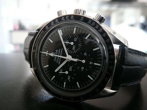 OMEGA SPEEDMASTER MOONWATCH