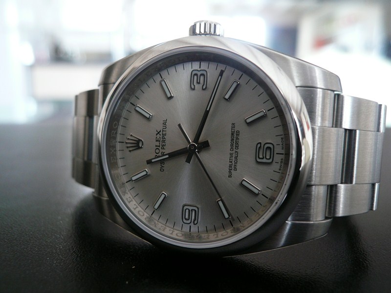 ROLEX OYSTER PERPETUAL
 	 
