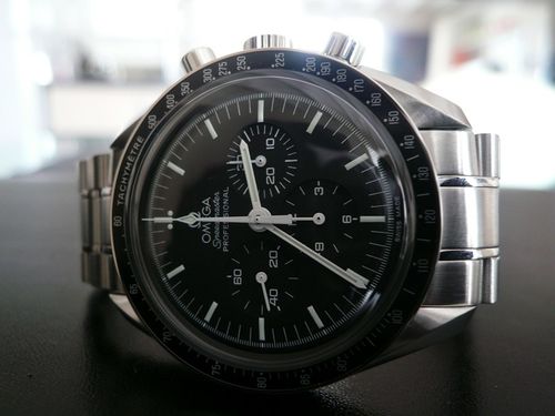 OMEGA SPEEDMASTER MOONWATCH