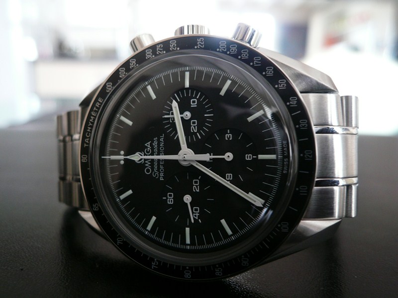 OMEGA SPEEDMASTER MOONWATCH
 	 
