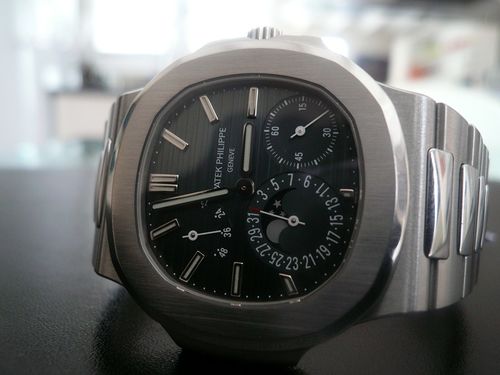 PATEK PHILIPPE NAUTILUS RESERVE DE MARCHE