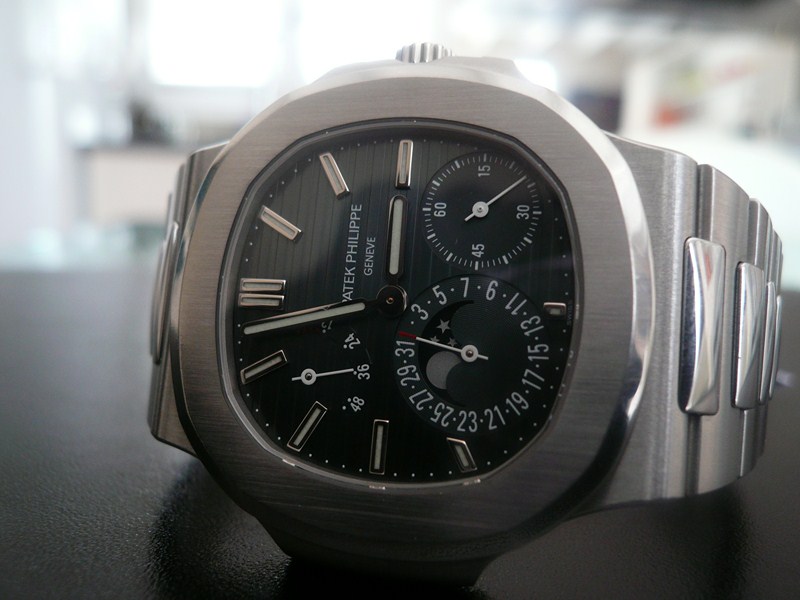 PATEK PHILIPPE NAUTILUS RESERVE DE MARCHE
 	 
