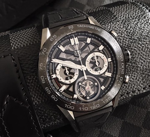 TAG HEUER CARRERA