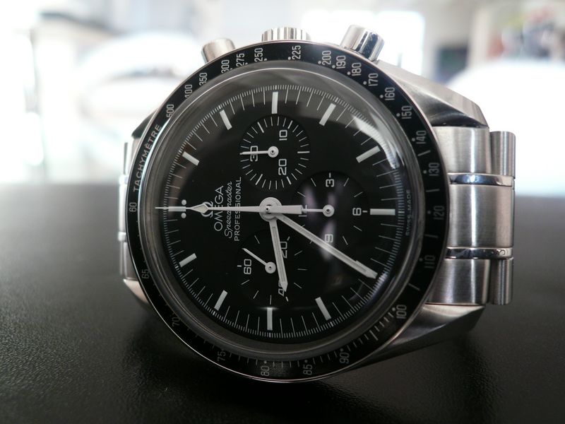 OMEGA SPEEDMASTER MOONWATCH
 	 
