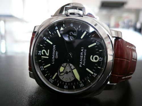 PANERAI LUMINOR GMT