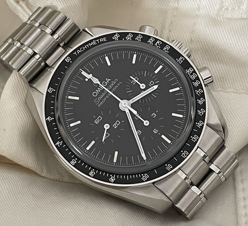 OMEGA SPEEDMASTER MOONWATCH