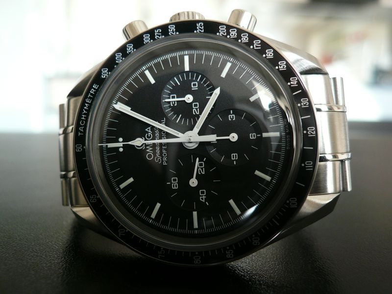 OMEGA SPEEDMASTER MOONWATCH
 	 
