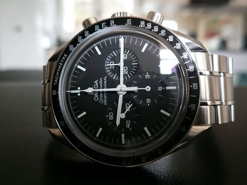 OMEGA SPEEDMASTER MOONWATCH