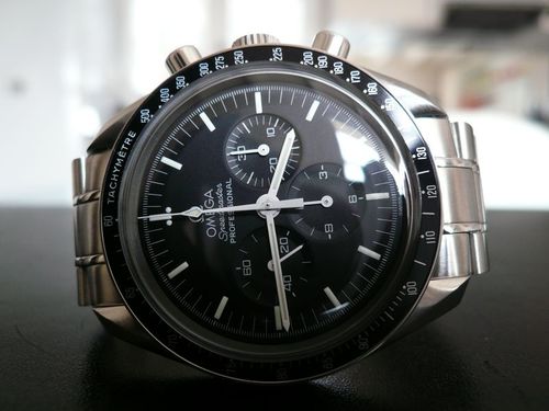 OMEGA SPEEDMASTER MOONWATCH