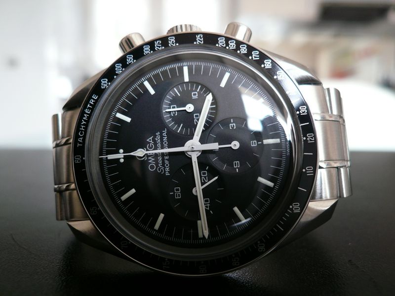 OMEGA SPEEDMASTER MOONWATCH
 	 
