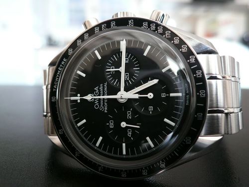 OMEGA SPEEDMASTER MOONWATCH