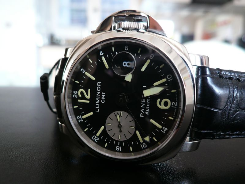 PANERAI LUMINOR GMT
 	 
