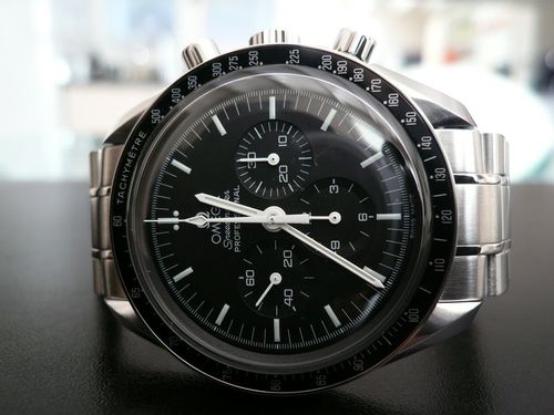 OMEGA SPEEDMASTER MOONWATCH