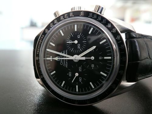 OMEGA SPEEDMASTER MOONWATCH