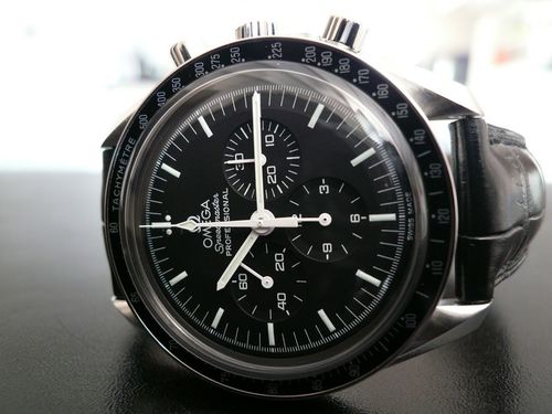 OMEGA SPEEDMASTER MOONWATCH