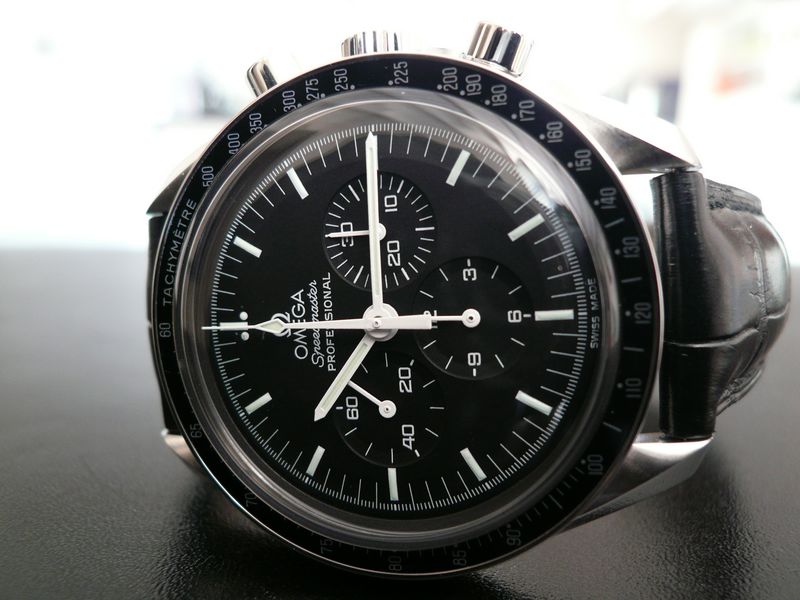 OMEGA SPEEDMASTER MOONWATCH
 	 
