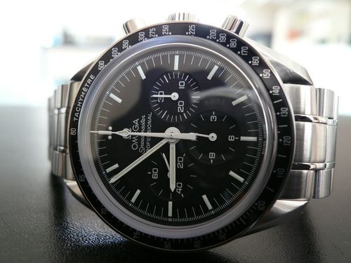 OMEGA SPEEDMASTER MOONWATCH