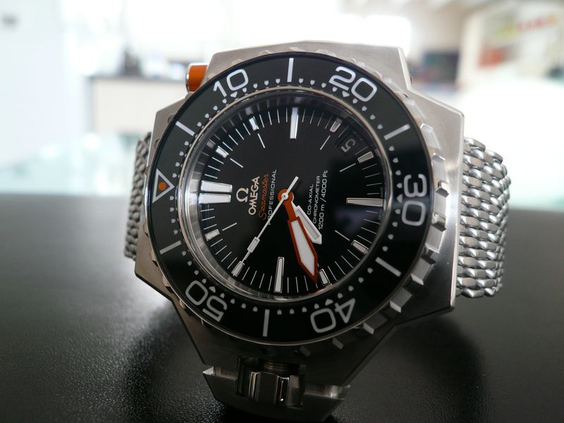 OMEGA SEAMASTER PLOPROF 1200 M
 	 
