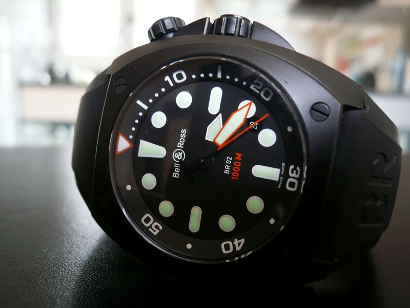 BELL & ROSS BR 02. CARBON. 1000 m
 	 
