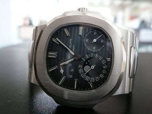 PATEK PHILIPPE NAUTILUS RESERVE DE MARCHE