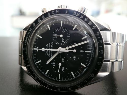 OMEGA SPEEDMASTER MOONWATCH