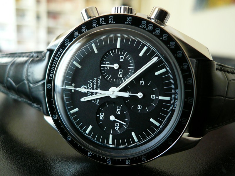 OMEGA SPEEDMASTER MOONWATCH
 	 
