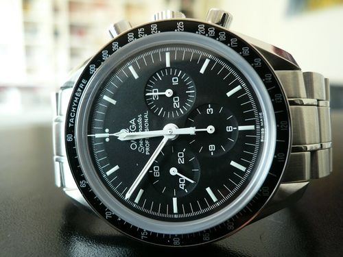 OMEGA SPEEDMASTER MOONWATCH