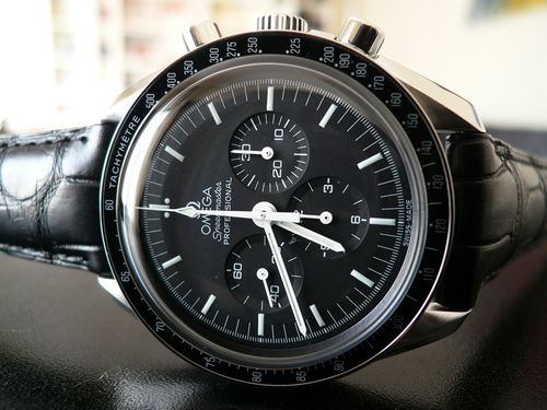 OMEGA SPEEDMASTER MOONWATCH