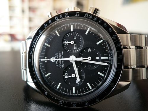 OMEGA SPEEDMASTER MOONWATCH