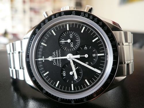 OMEGA SPEEDMASTER MOONWATCH