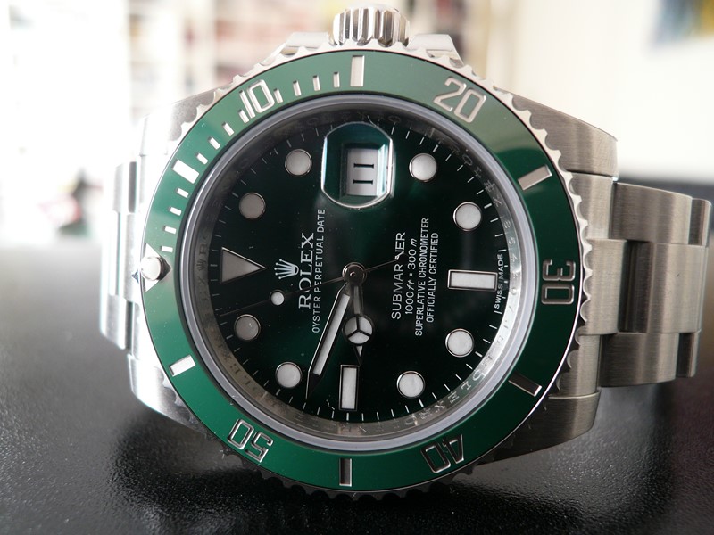 ROLEX SUBMARINER DATE CERAMIQUE LUNETTE VERTE
 	 
