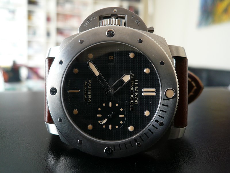 PANERAI LUMINOR SUBMERSIBLE 1950 LEFT-HANDED
 	 
