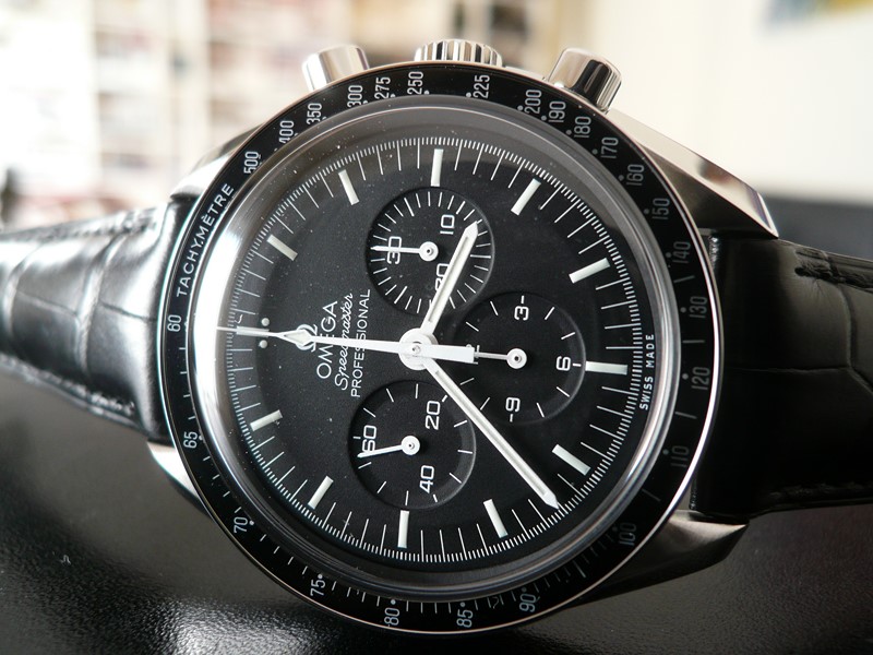 OMEGA SPEEDMASTER MOONWATCH
 	 
