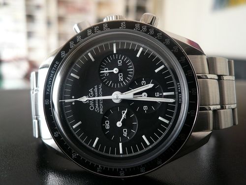 OMEGA SPEEDMASTER MOONWATCH