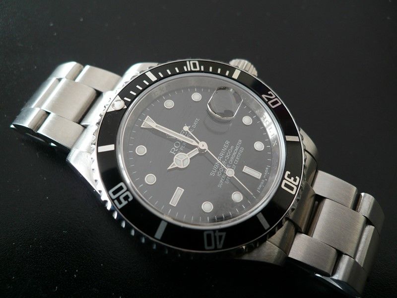 photo n°2 : ROLEX SUBMARINER DATE SERIE RANDOM