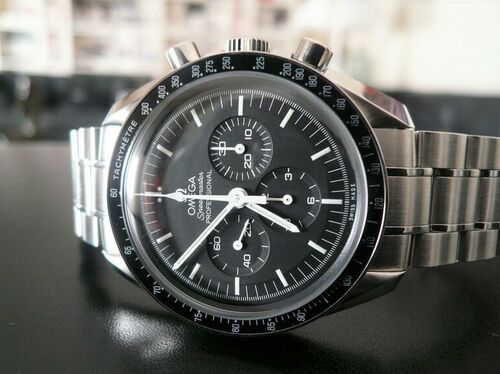 OMEGA SPEEDMASTER MOONWATCH